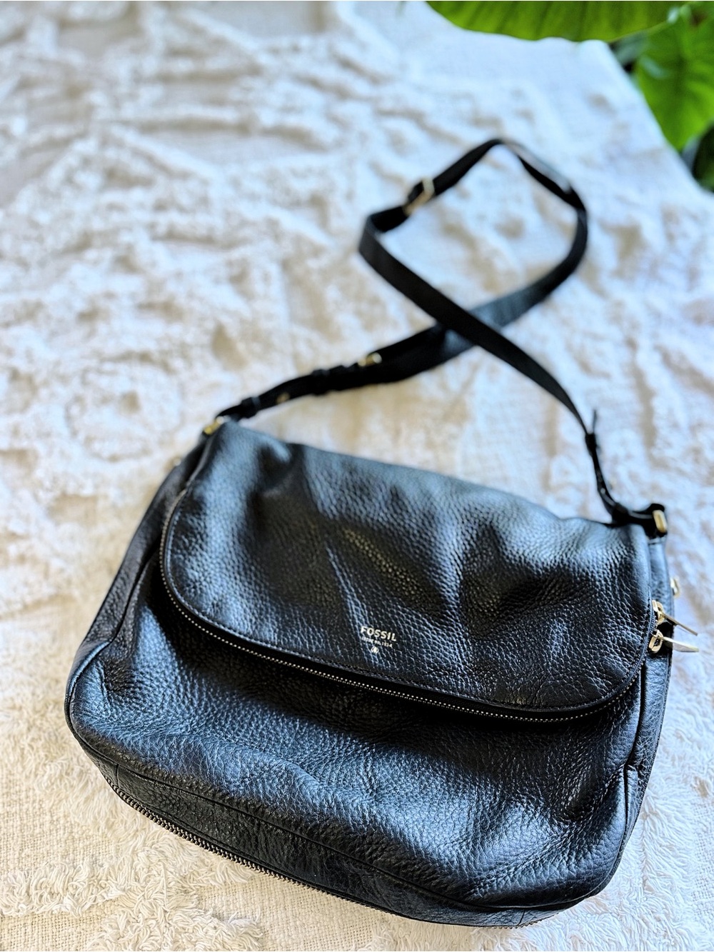 Fossil Black Pebbled Leather Crossbody Messenger Bag Gold Hardware